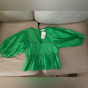 Karlie Kelly Green Puff sleeve top.  Size Medium.  NWT